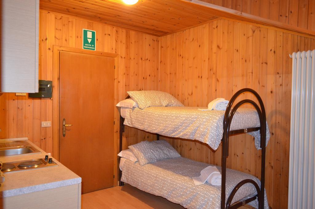 Campodolcino Camping Δωμάτιο φωτογραφία